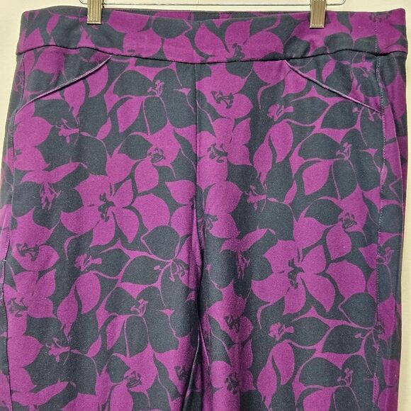 Chicos Travelers Pants Crepe Floral Straight Leg Pull On Sz 2R 12R Purple Travel - Picture 9 of 15